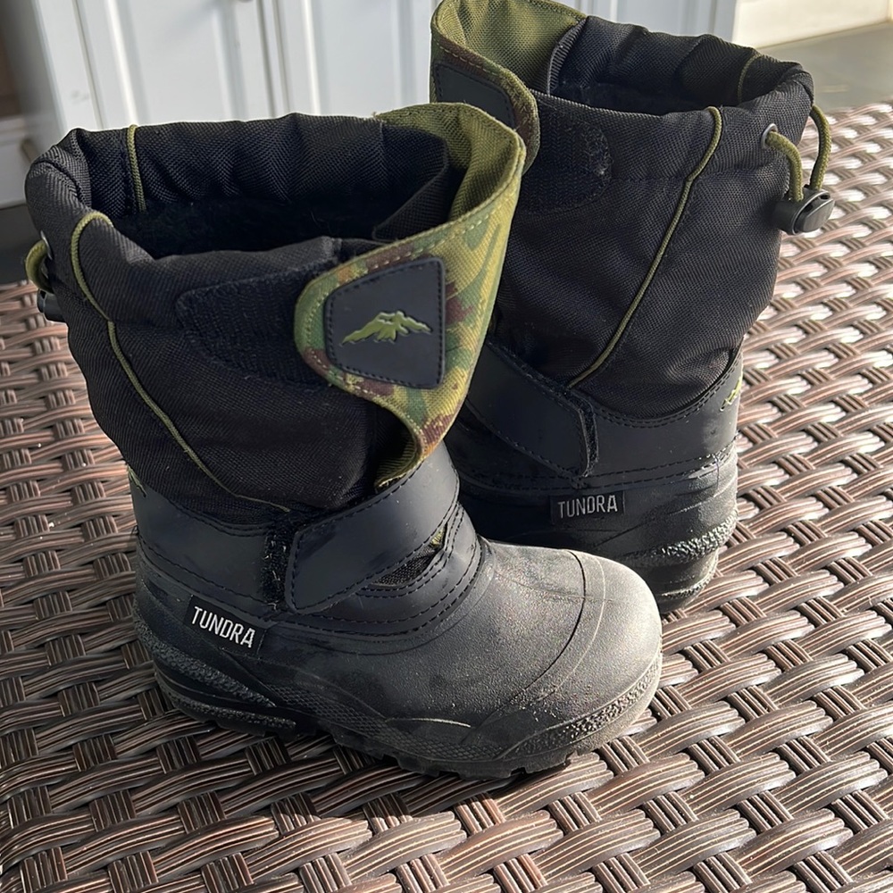 Size 11 Toddler Boys Tundra Snowboots